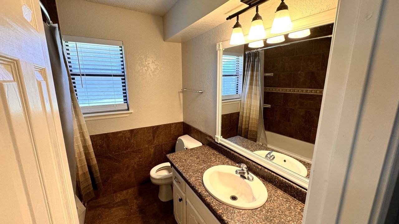 812 Se 15th St #1 - Photo 7 of 20