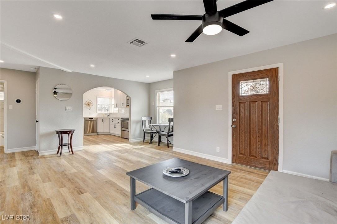 1017 E Oakey Blvd - Photo 3 of 25