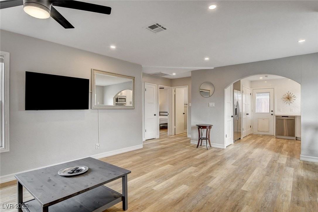 1017 E Oakey Blvd - Photo 5 of 25