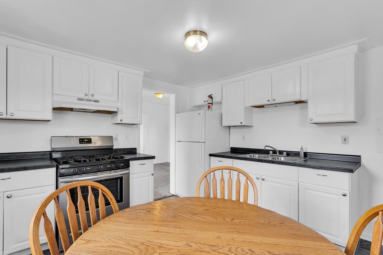 230 W Prospect St - Photo 6 of 26