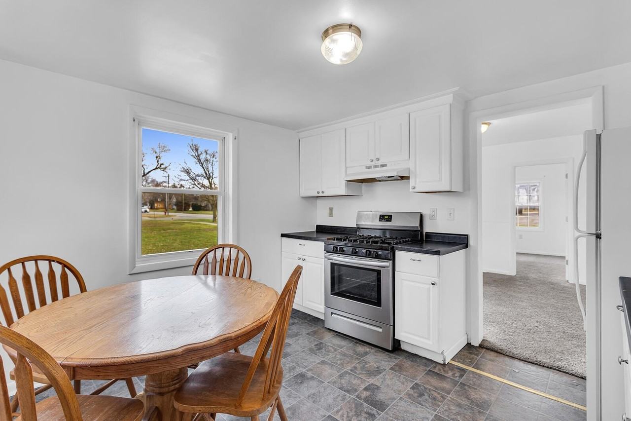 230 W Prospect St - Photo 7 of 26