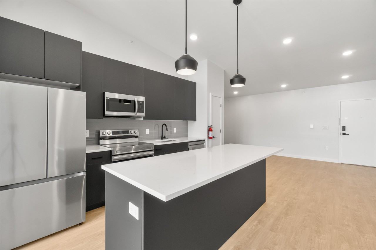 952 Broadway #301F - Photo 2 of 17