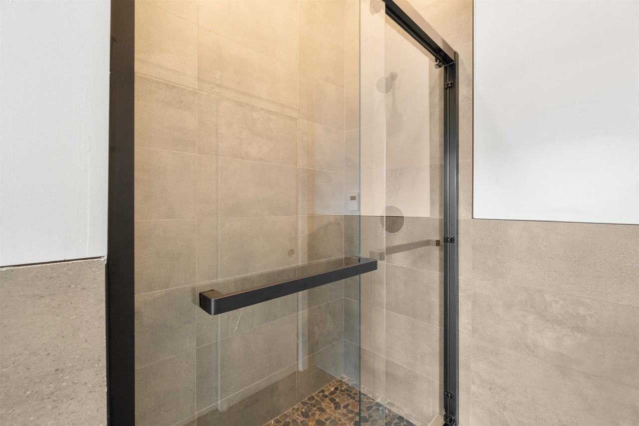 952 Broadway #301F - Photo 7 of 17