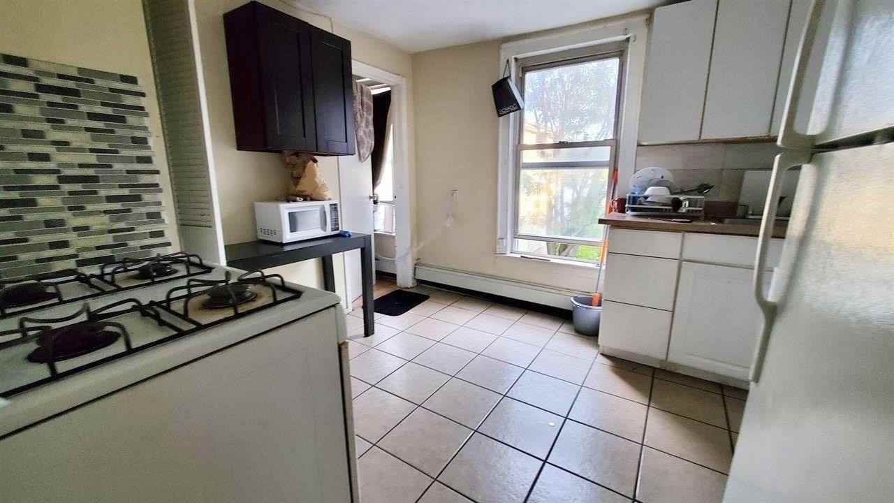 125 Beacon Ave #3 - Photo 5 of 8