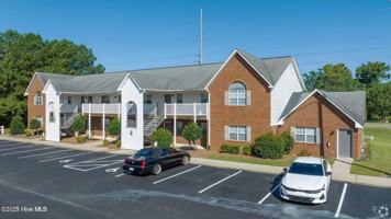 featured image of 4008 Whitebridge Dr Apt 12 #12