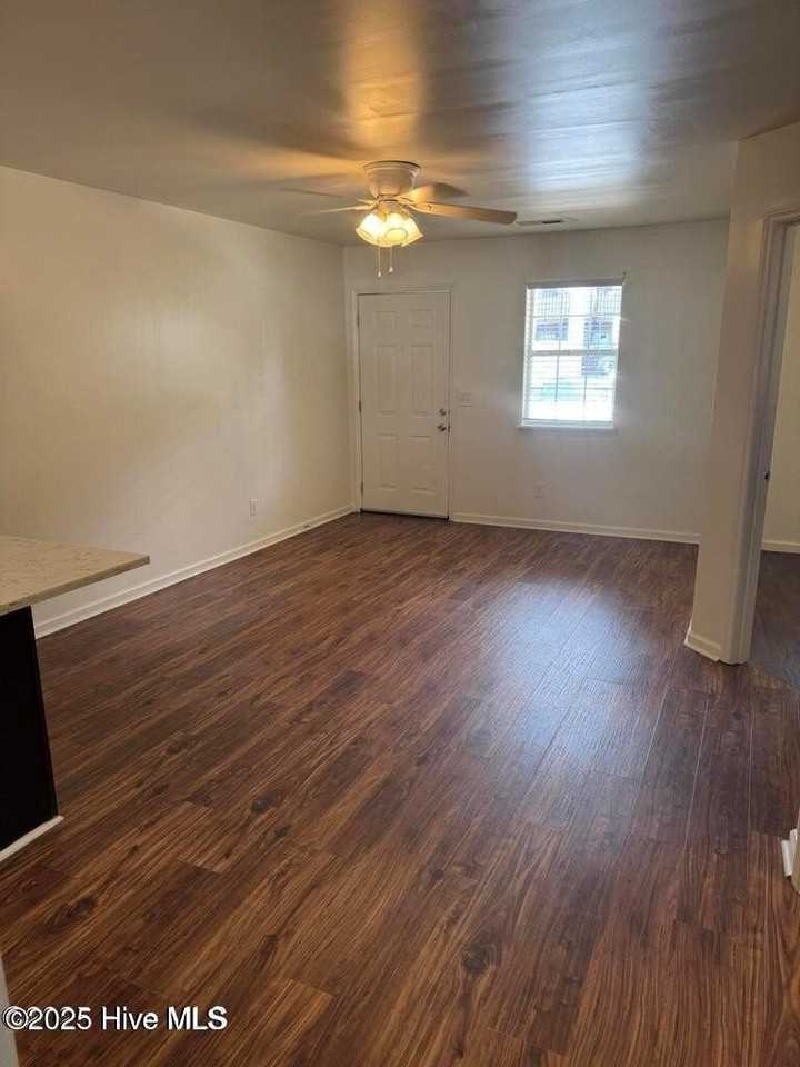 4008 Whitebridge Dr Apt 12 #12 - Photo 5 of 12