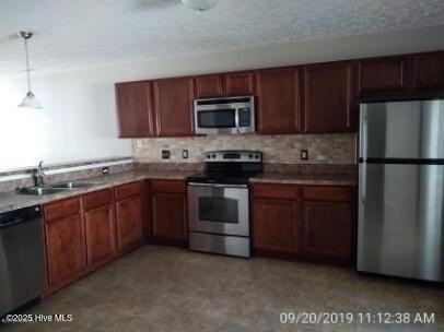 204 Glen Cannon Dr - Photo 4 of 11