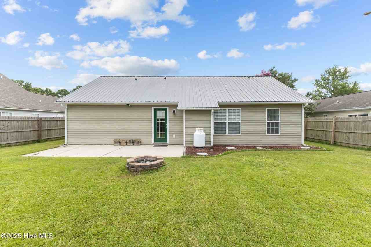 300 Foxhall Rd - Photo 6 of 38