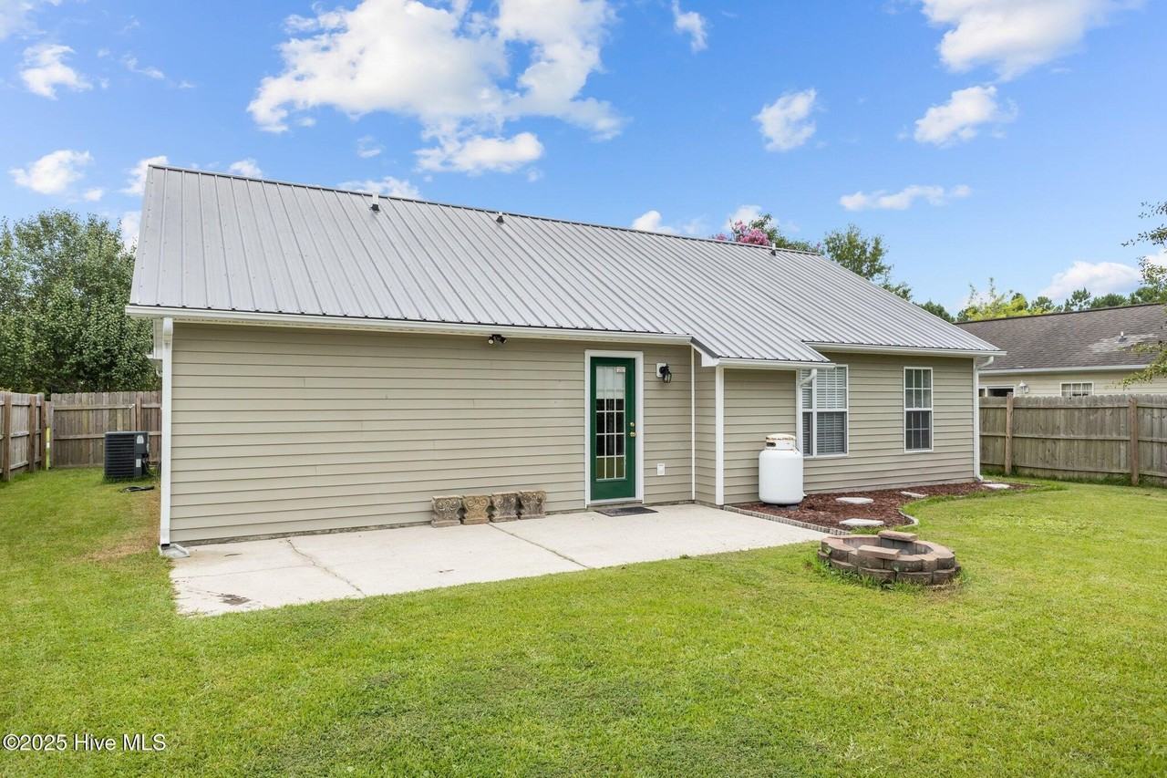 300 Foxhall Rd - Photo 7 of 38