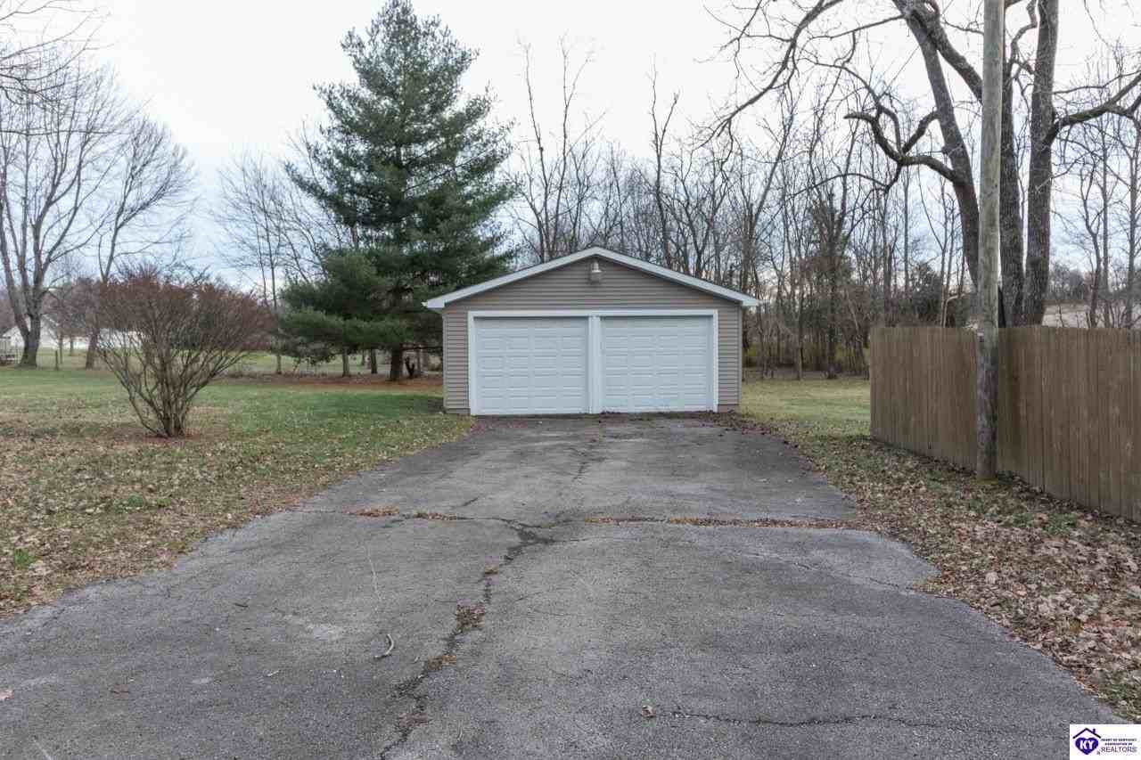 2588 Hutcherson Ln - Photo 5 of 37