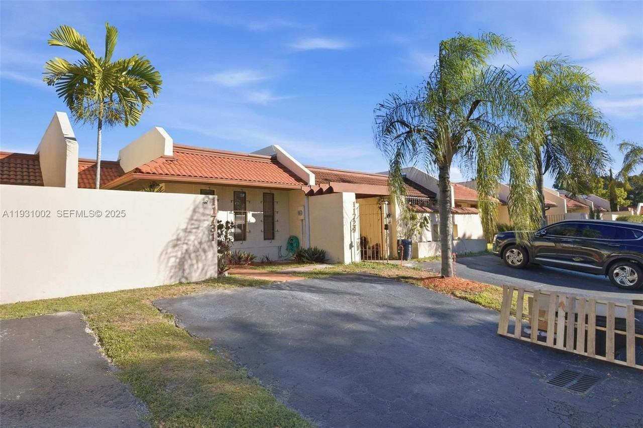 11731 Sw 112th Ter #0 - Photo 3 of 41