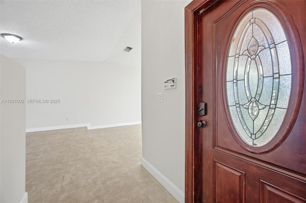 11731 Sw 112th Ter #0 - Photo 6 of 41