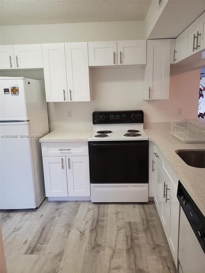 4500 Nw 99th Ct #204-5 - Photo 7 of 14