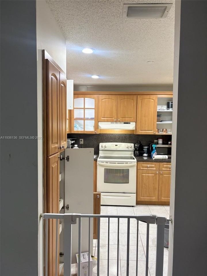 6460 Nw 192nd Ter #6460 - Photo 7 of 42