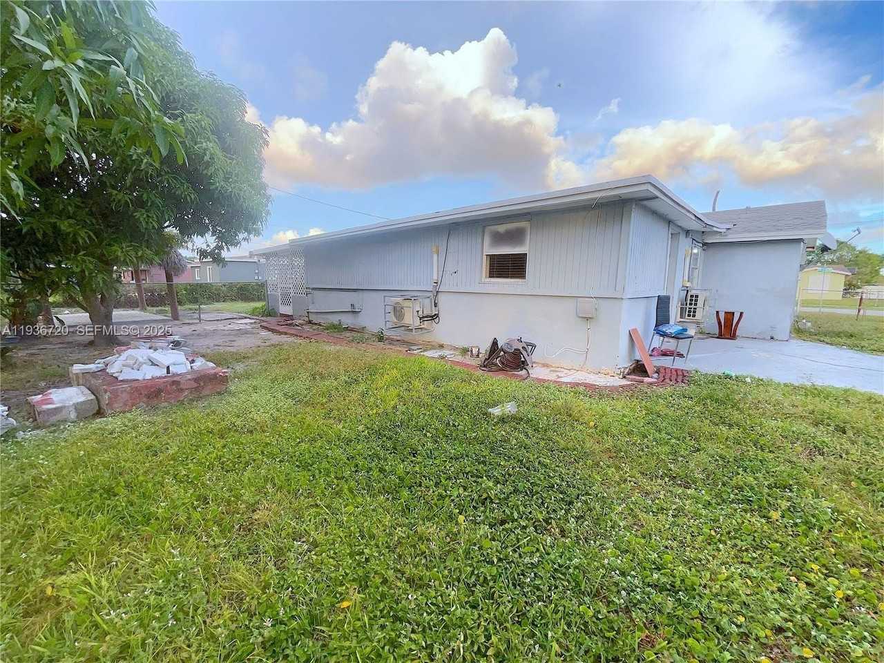 20500 Nw 28th Ave #B