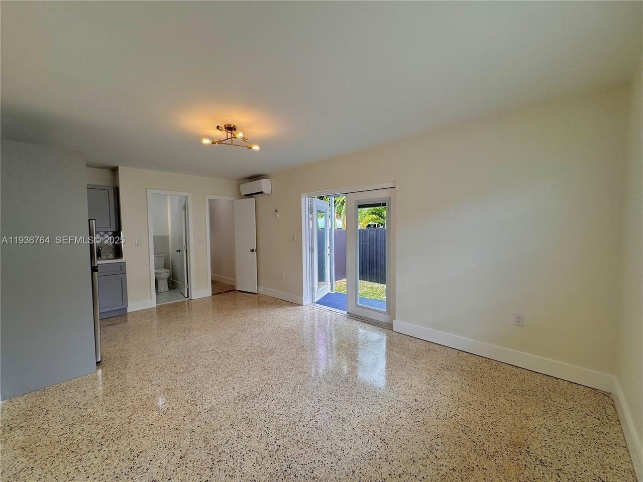 7135 Sw 22nd St #BACK - Photo 7 of 8