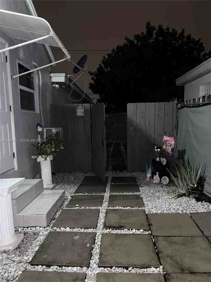 2315 Cleveland St #0 - Photo 2 of 11