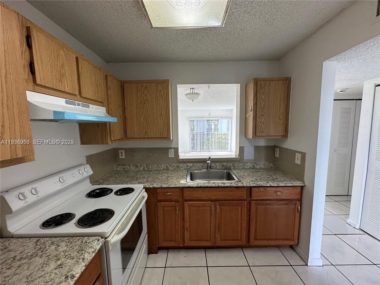 8620 N Sherman Cir #408 - Photo 2 of 6