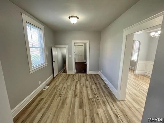 7148 Kensington Ave - Photo 5 of 19