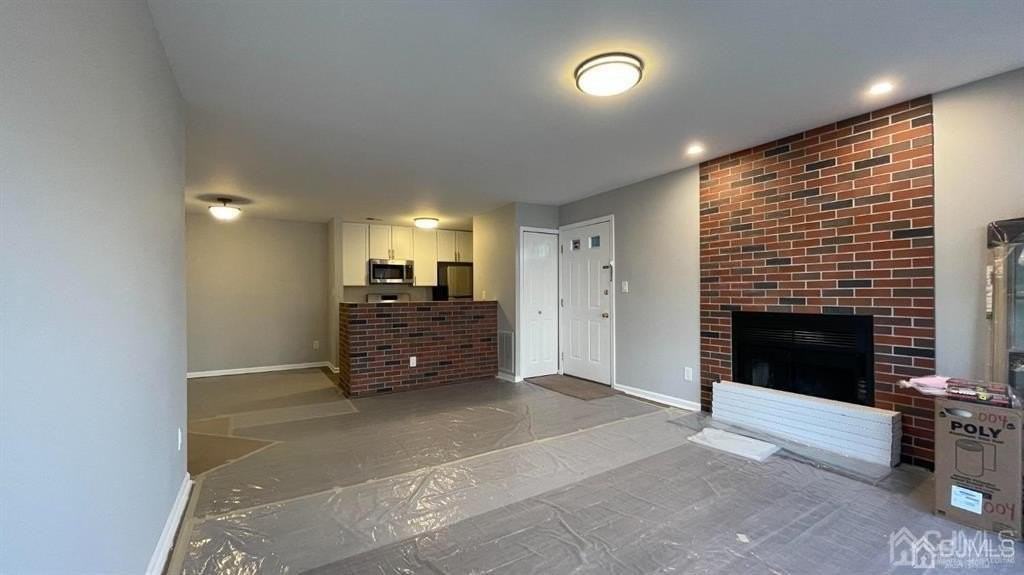 263 Crosspointe Dr - Photo 2 of 14