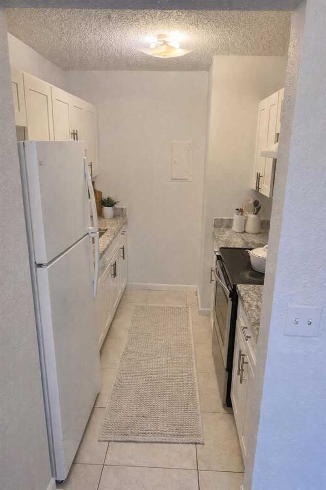 218 Nw 9th Ave - Photo 5 of 8