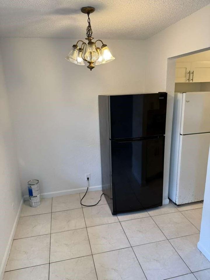 218 Nw 9th Ave - Photo 7 of 8