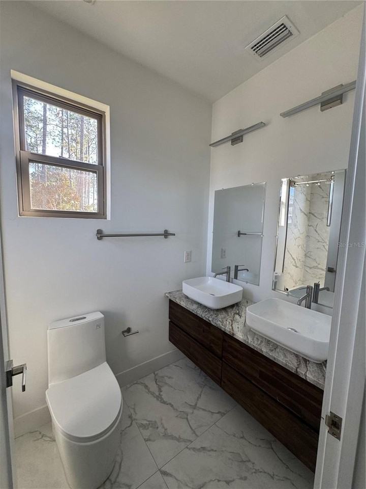 15 Regent Ln - Photo 4 of 14