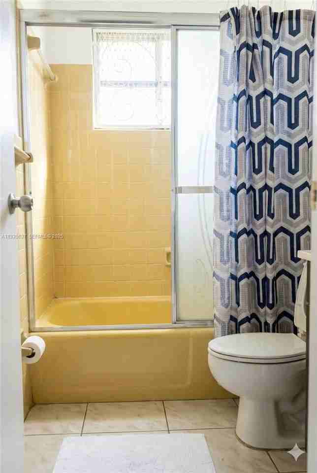 2230 Jackson St #1W - Photo 3 of 8