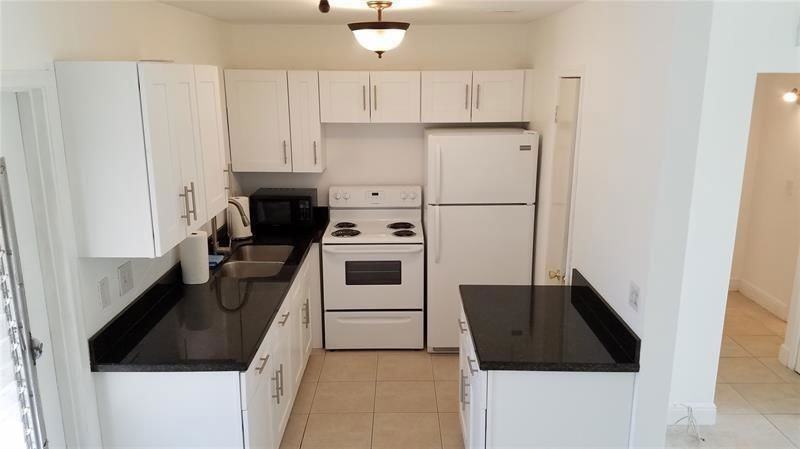 2734 Fillmore St #3E - Photo 4 of 8