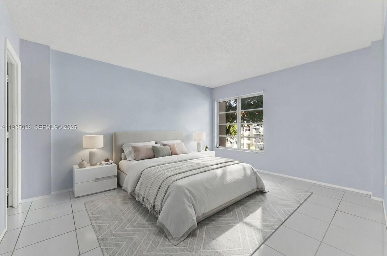 4172 Inverrary Dr #304 - Photo 6 of 8