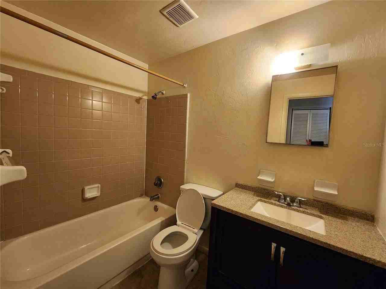 701 Sw 67th Ter #D - Photo 6 of 15