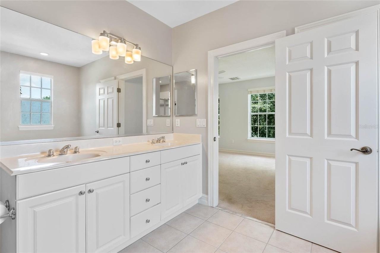 915 Greenlawn St - Photo 7 of 23