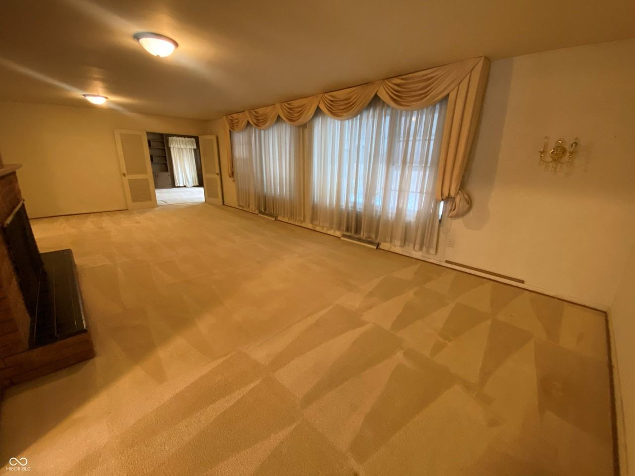 2530 W 44th St - Photo 5 of 28