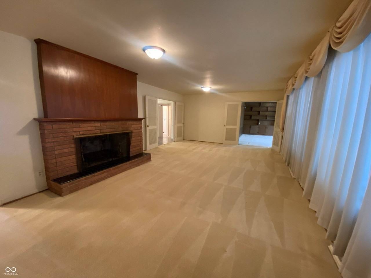 2530 W 44th St - Photo 6 of 28