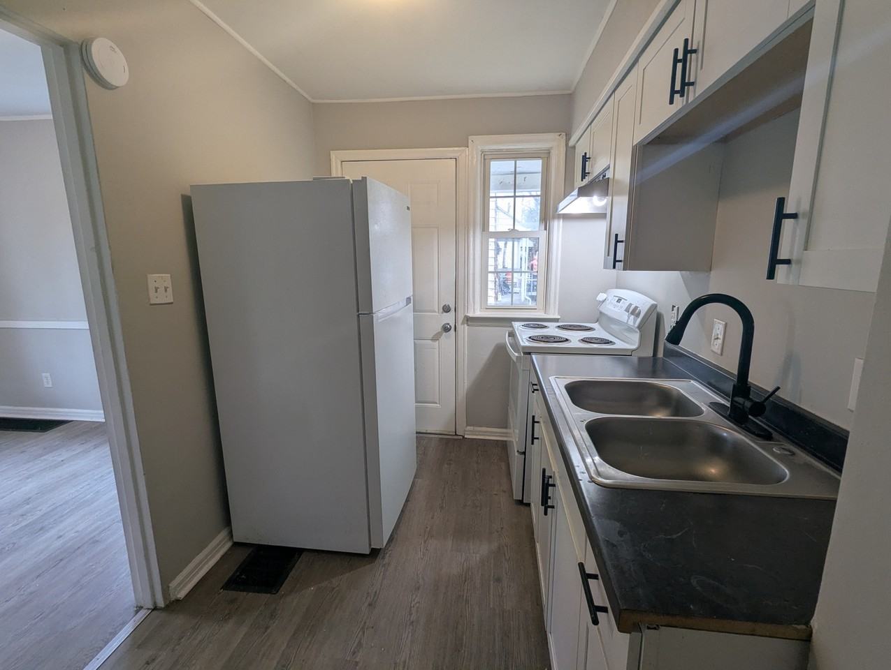 2880 Ruhl Ave #1 - Photo 7 of 11