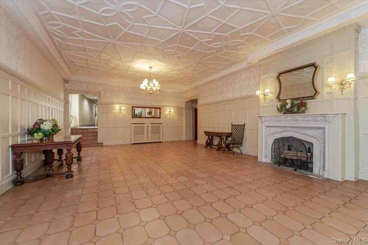 3875 Waldo Ave Apt 2c #2C - Photo 3 of 22