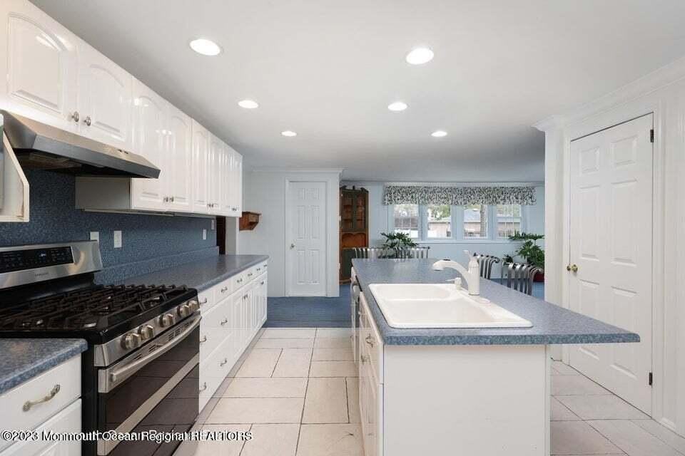 219 Elmwood Rd - Photo 3 of 4