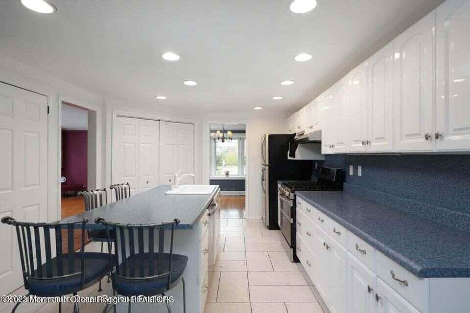 219 Elmwood Rd - Photo 4 of 4