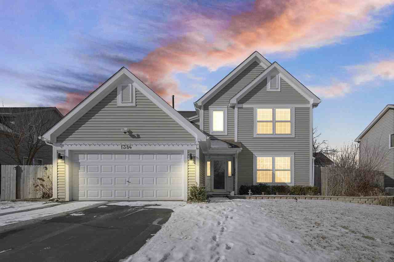 1384 Roxbury Dr - Photo 2 of 5