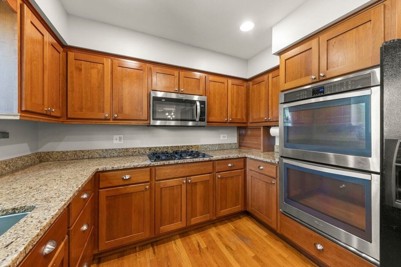 10S160 Alma Ln - Photo 3 of 27