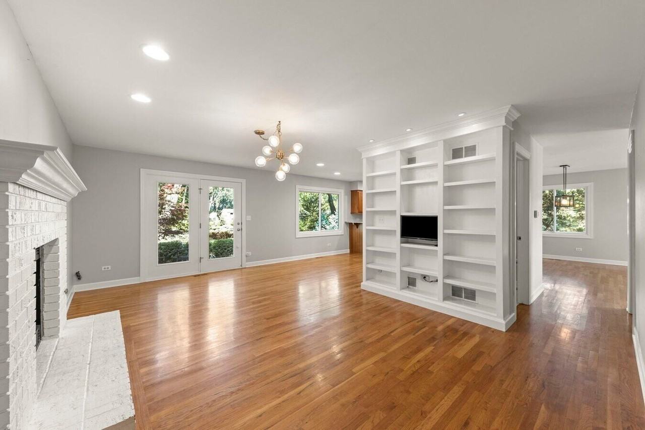 10S160 Alma Ln - Photo 7 of 27