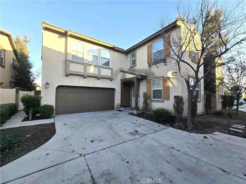 3172 E Mt Rainier Dr - Photo 2 of 35