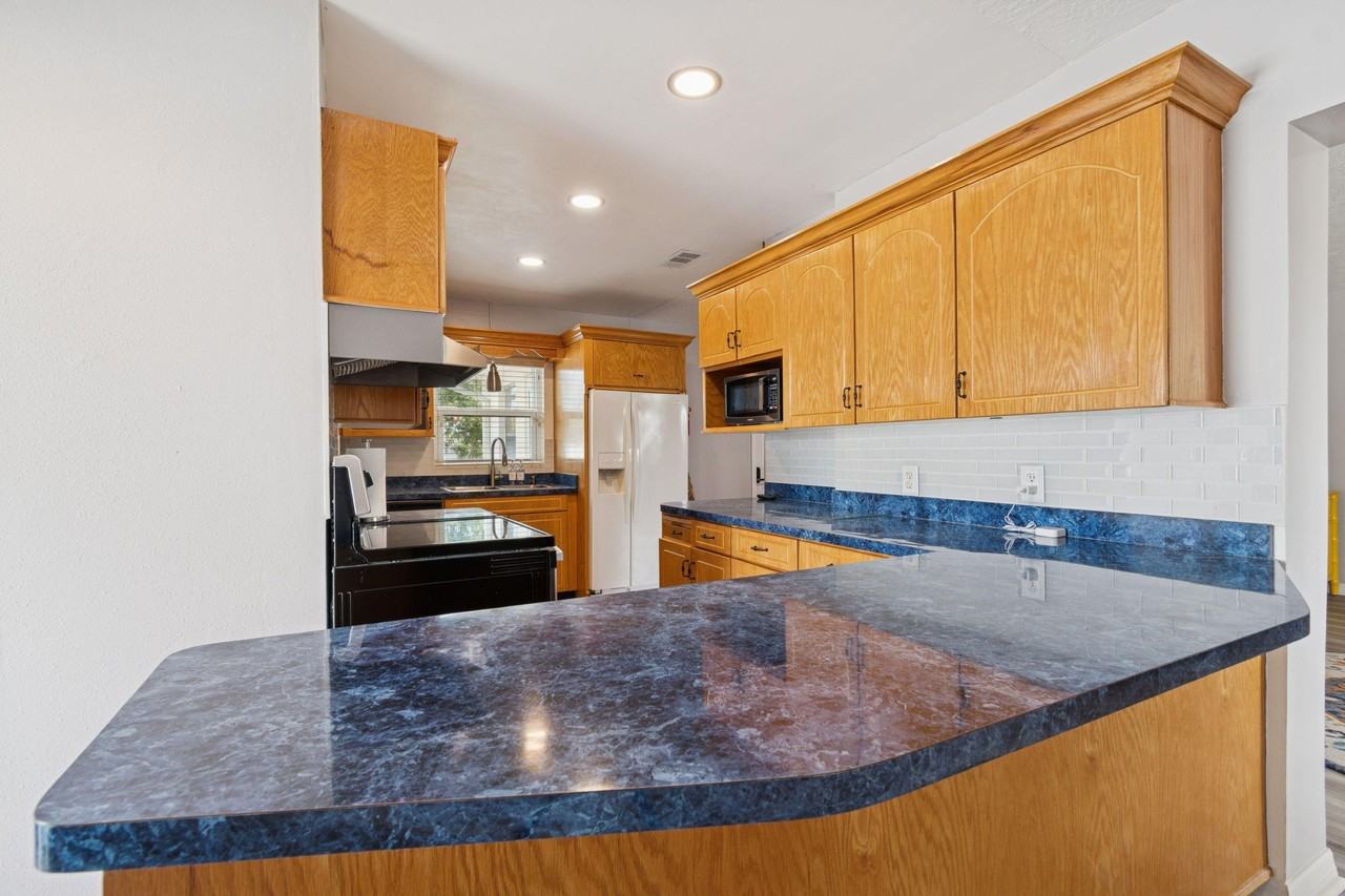 Aragon Way S - Photo 3 of 24