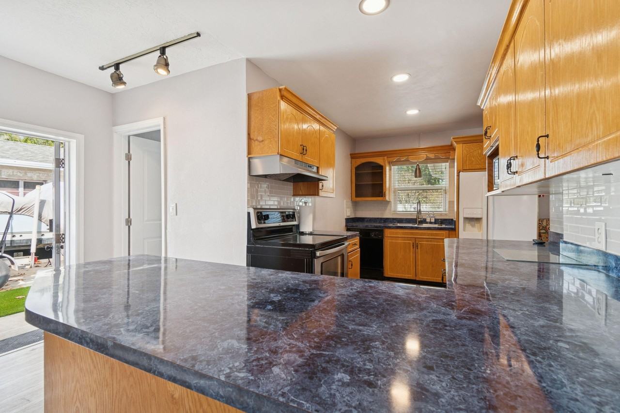 Aragon Way S - Photo 6 of 24