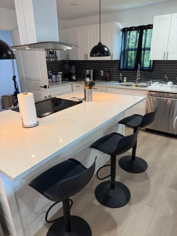 Bay Oaks Dr - Photo 3 of 13