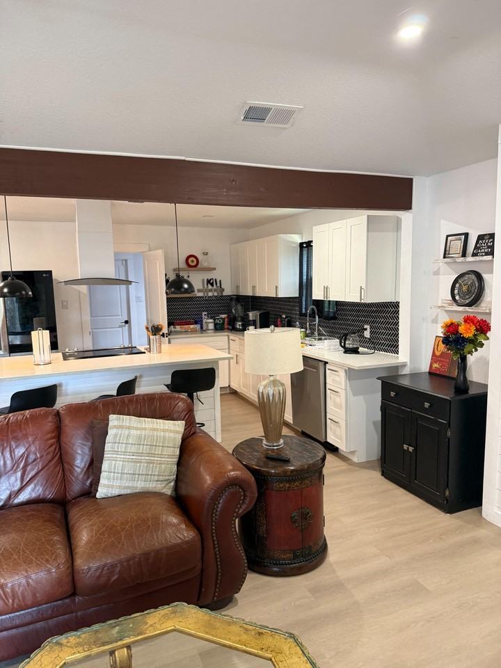 Bay Oaks Dr - Photo 4 of 13