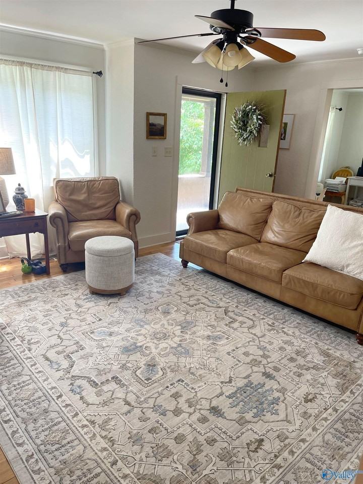 1316 Carlisle Ave - Photo 6 of 9