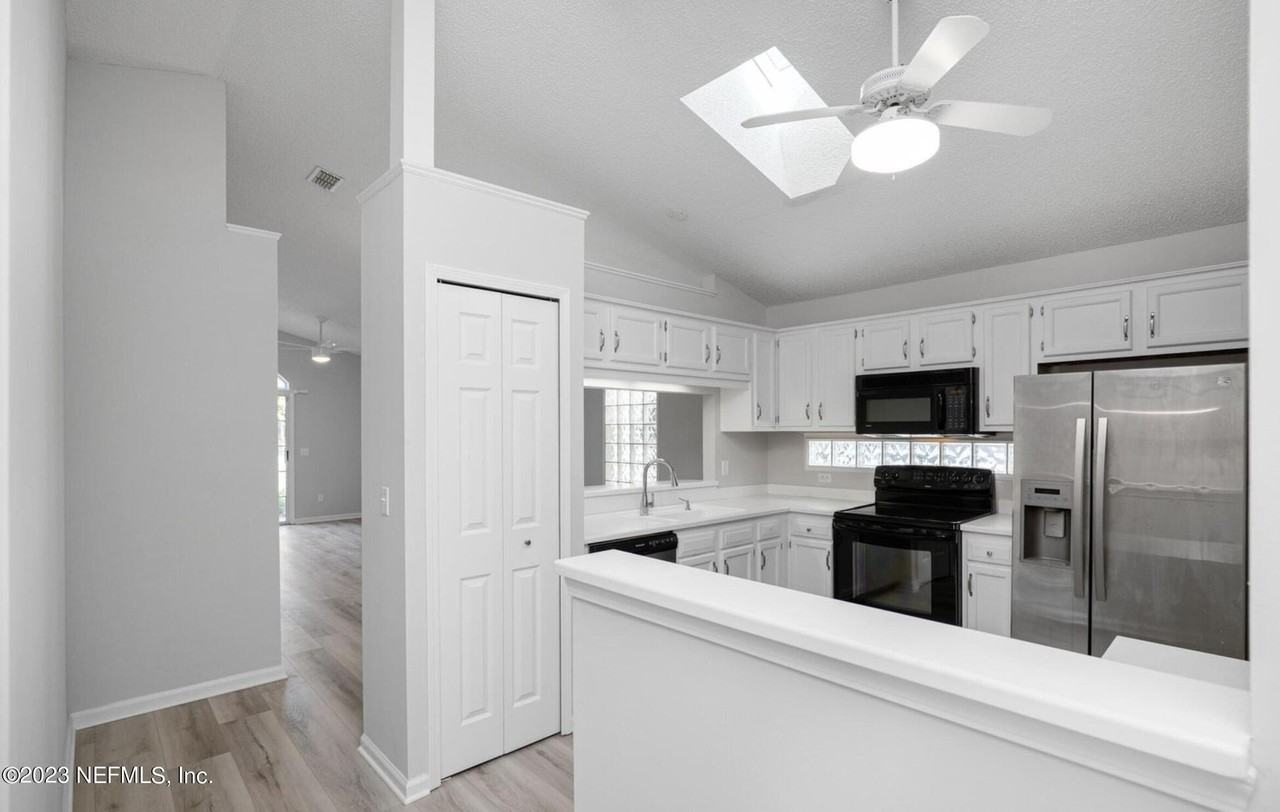 126 Solano Cay Cir - Photo 4 of 26