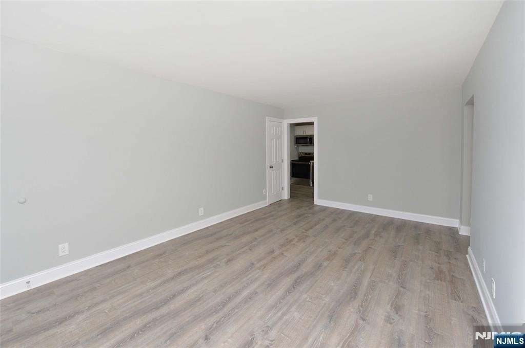 260 Oak St Apt E4 - Photo 5 of 12