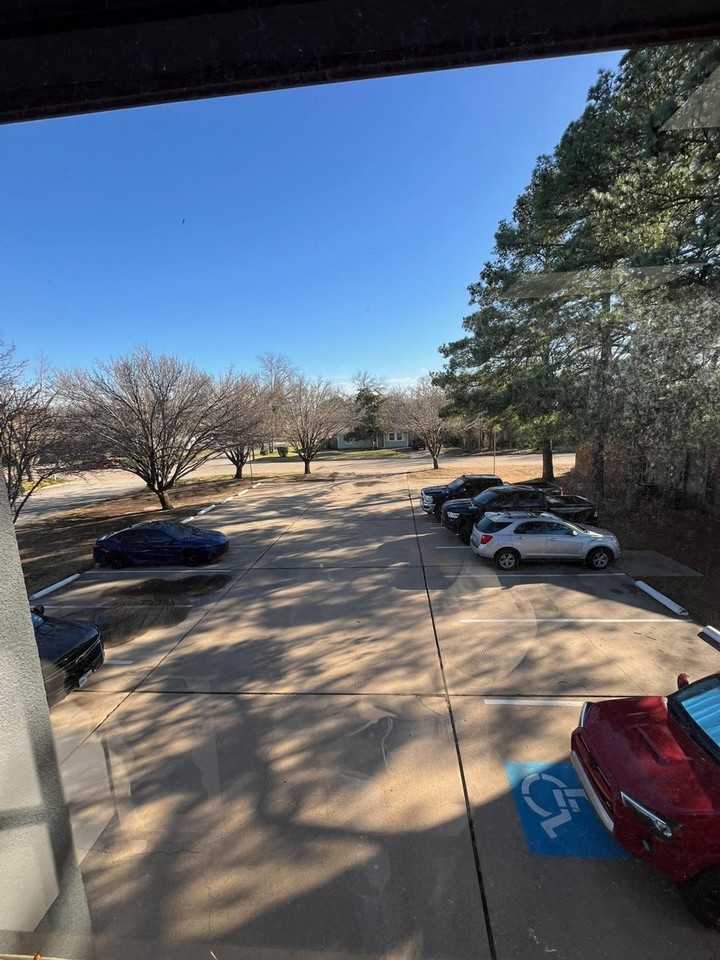 2400 Garden Park Ct - Photo 4 of 8